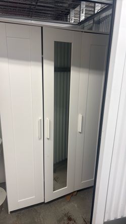 Wardrobe closet
