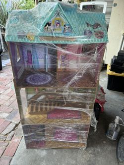 Disney Frozen Doll House 