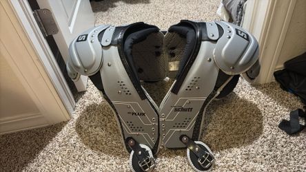 Schutt XV Flex shoulder pads size xl