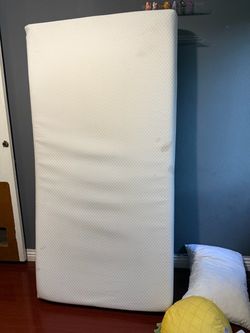 Twin mattress x2