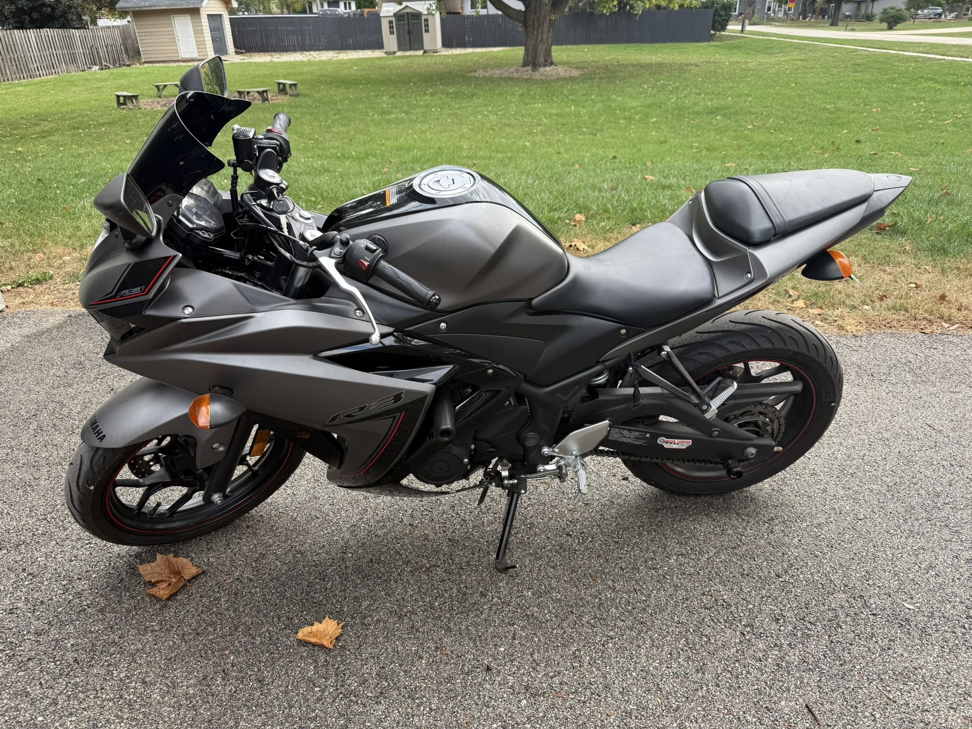 YAMAHA R3