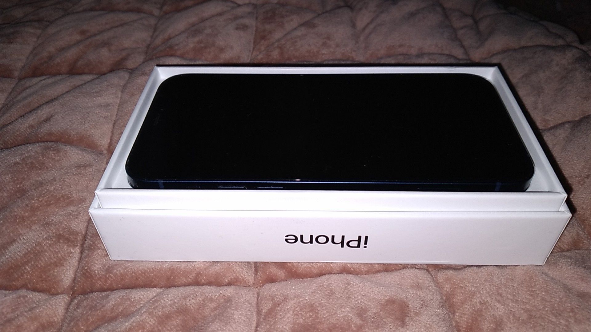 Brand new i phone 12 64 gb blue t mobil unlocked perfect condition 500 or obo