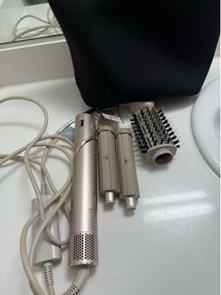 Shark hair dryer and styles with bag