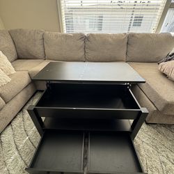 Lift-top coffee table w/storage