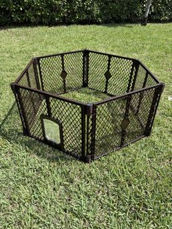 Folding pet enclosure