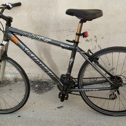 Specialized Hardrock Hybrid Bike, Frame size, 17 inches