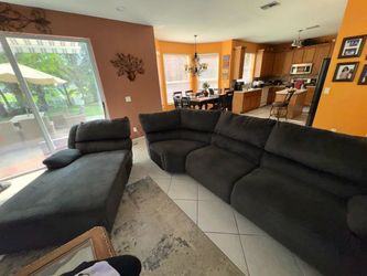 Sofa with 3 recliners - 4 seats total super comfy Gray