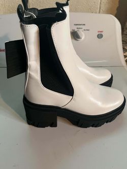 Women's forever 21 boots size 5.5