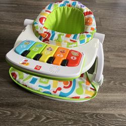 Fisher-Price Baby Portable Chair Deluxe Kick & Play Sit-Me-Up Floor Seat