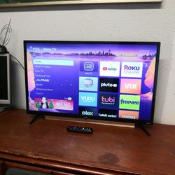 32"  TCL  ROKU  TV  +  REMOTE CONTROL