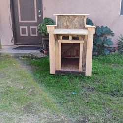 Solid Strong Dog House