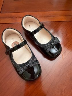 Girls shoes