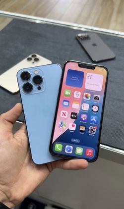 iPhone 13 Pro 256GB Unlocked (AT&T Cricket T-Mobile Metro Verizon & International Use)