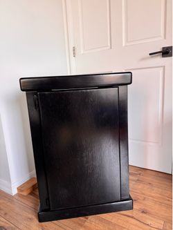 Aquarium stand (15 gallon)