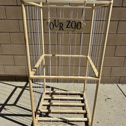 Large plush toy storage rack.大型毛绒玩具收纳架