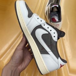 Jordan 1 Low Travis Scott Reverse Mocha 88