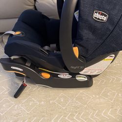 Chicco Keyfit30 Infant Car Seat and Base