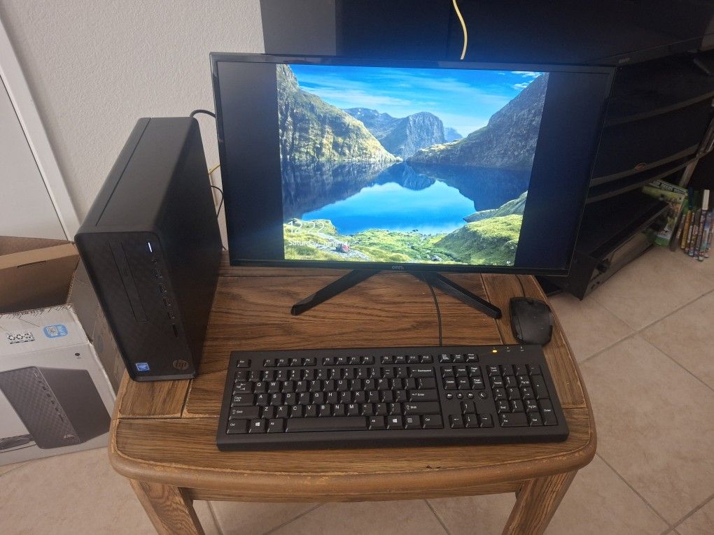 HP Slim Computer And Screen