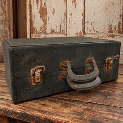 Vintage 1940s 50s Olive Green Hard Travel Sample Case Double Handle 17.75”