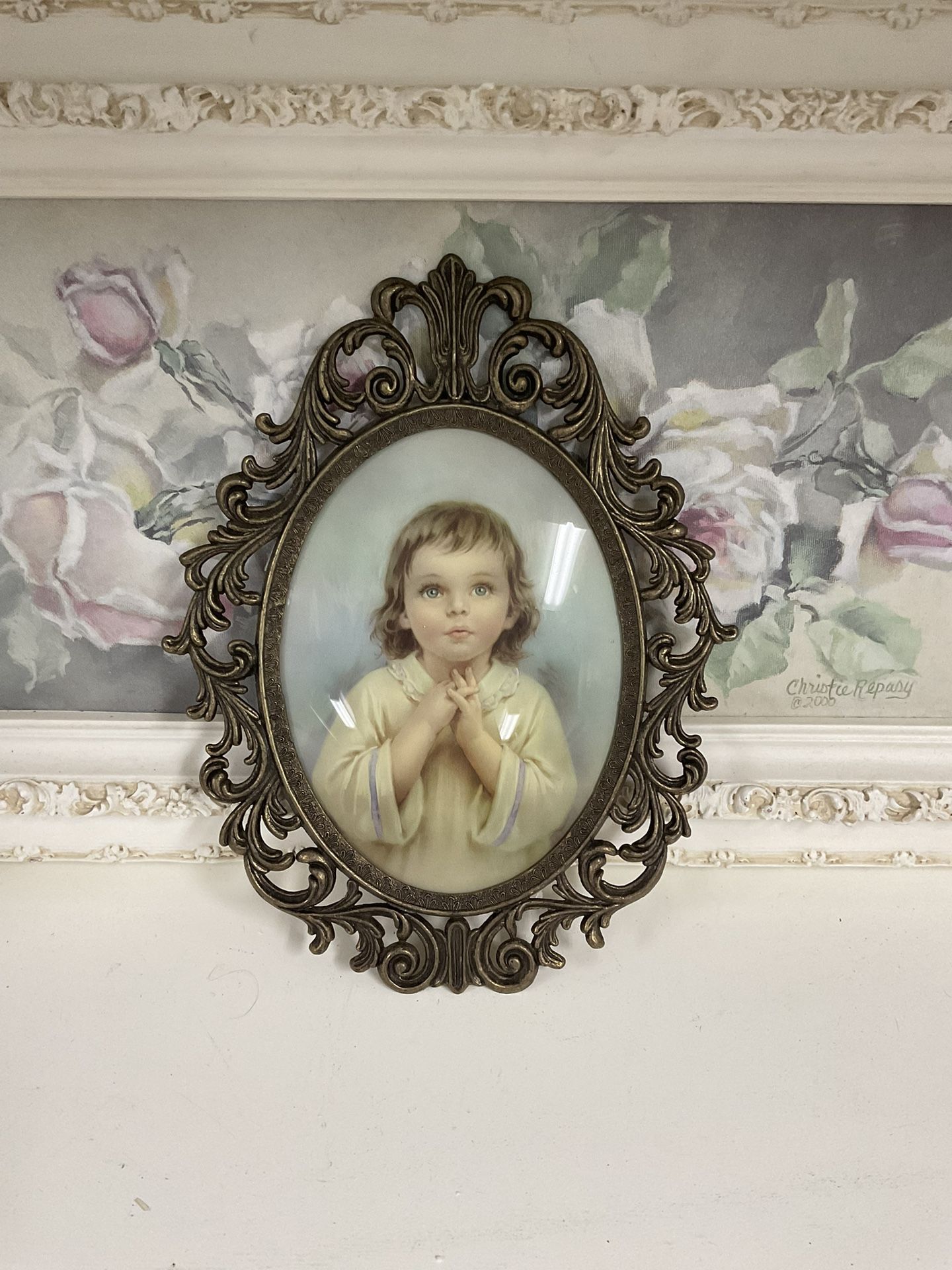 Vintage Bubble Glass/convex Glass Frame With Praying Child
