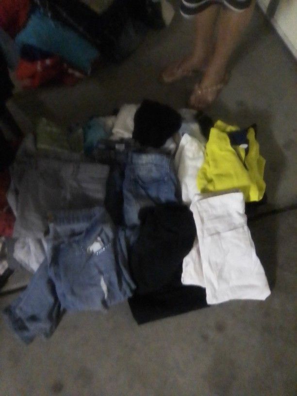 Clothing Bundles *Top End Brands* And Etc.