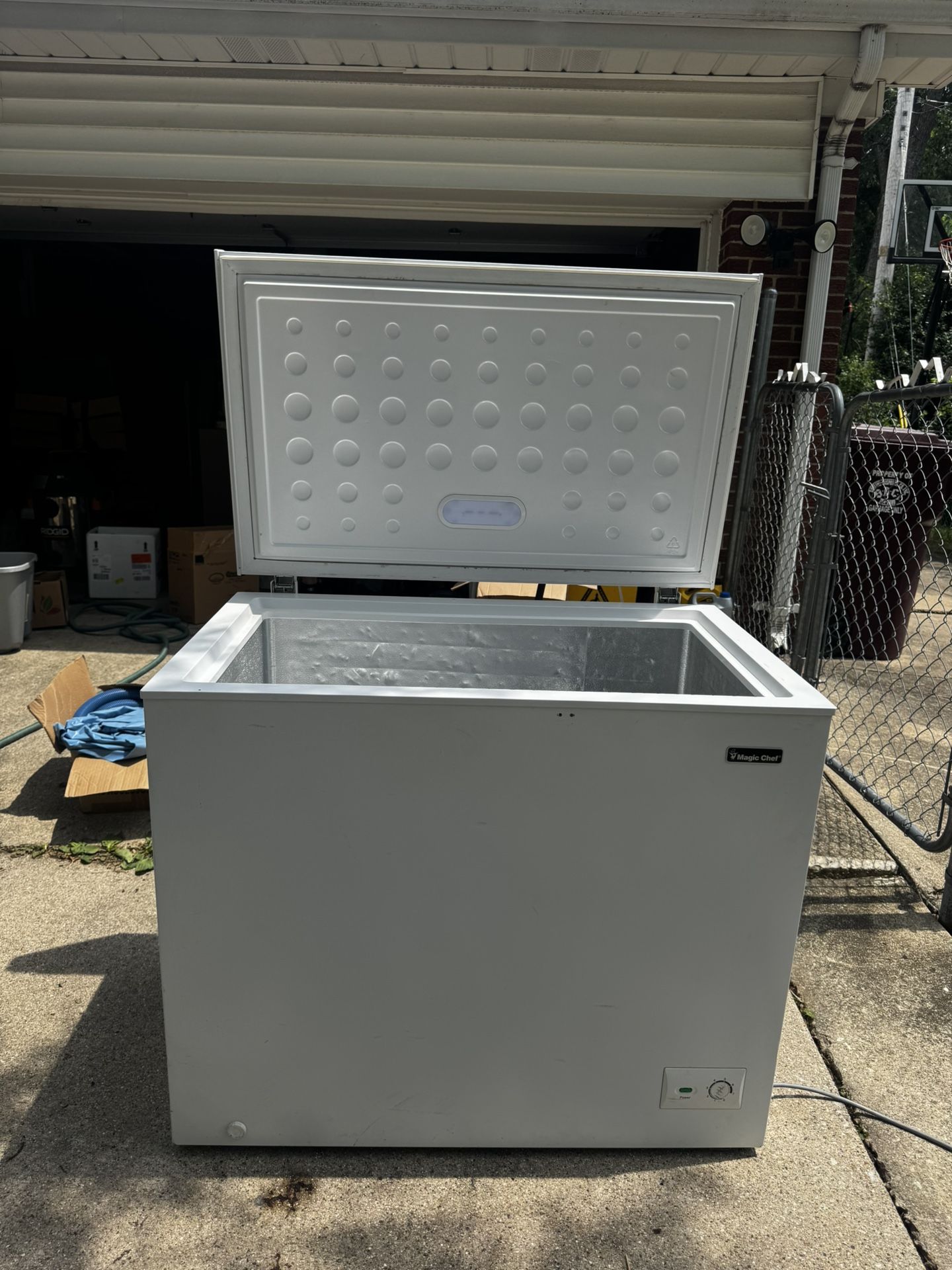 chest freezer Magic Chef