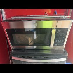 GE Stainless Steel Stove And Microwave 