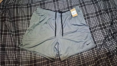 Nike Totality
Men's Dri-FIT 7" Unlined Versatile Shorts