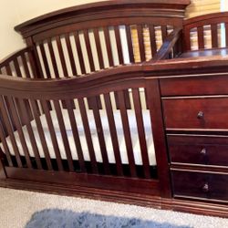 Crib And Changing Table With Drawers