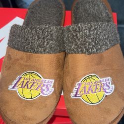 Laker Slippers size13