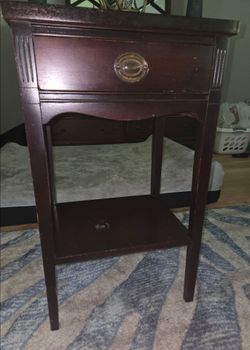 Mahogany Side Table/End Table/Night Stand