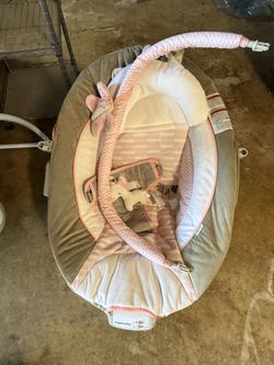 Baby vibrating seat