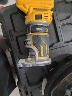 DeWalt Like New Xr 20v Router No Battery Included