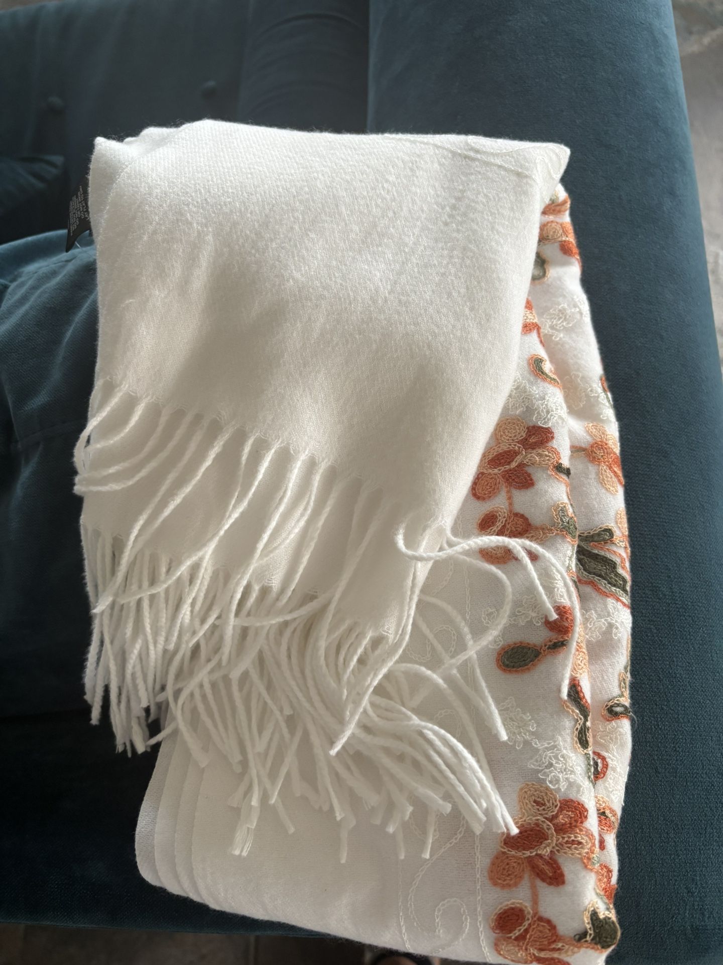 76x26β large beautiful white shawl with embroidery- new