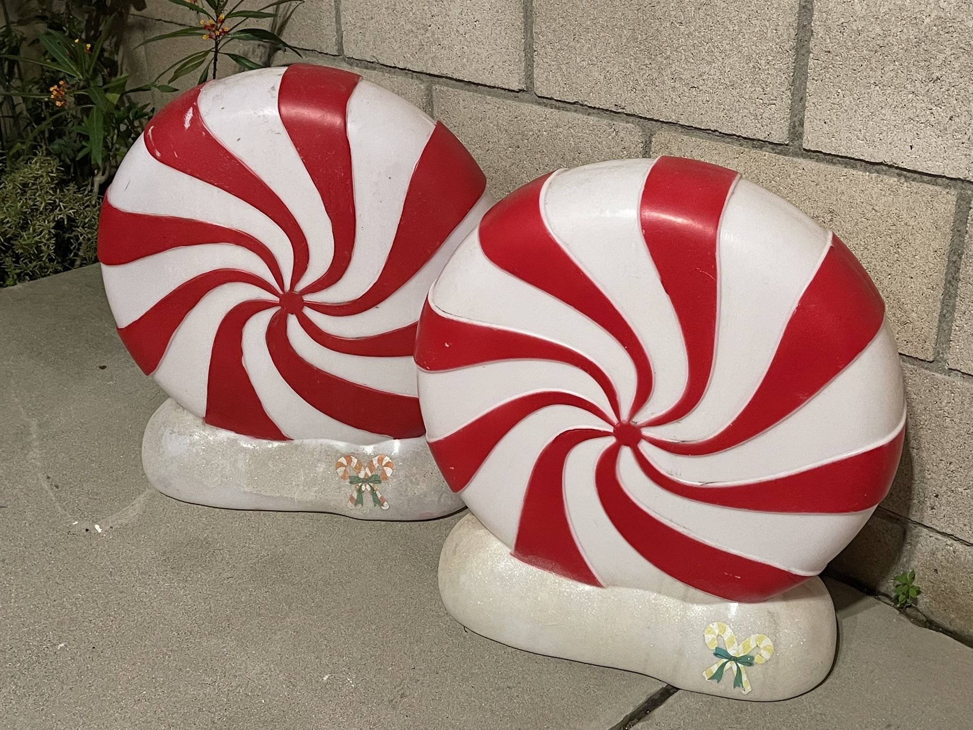 CHRISTMAS HOLIDAY YARD DECOR CANDY-CANE LANE PEPPERMINT BLOW MOLD LIGHTS
