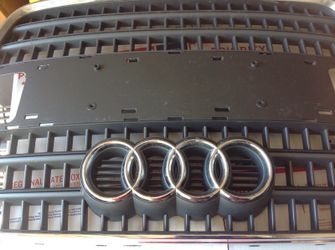 AUDI GRILLE