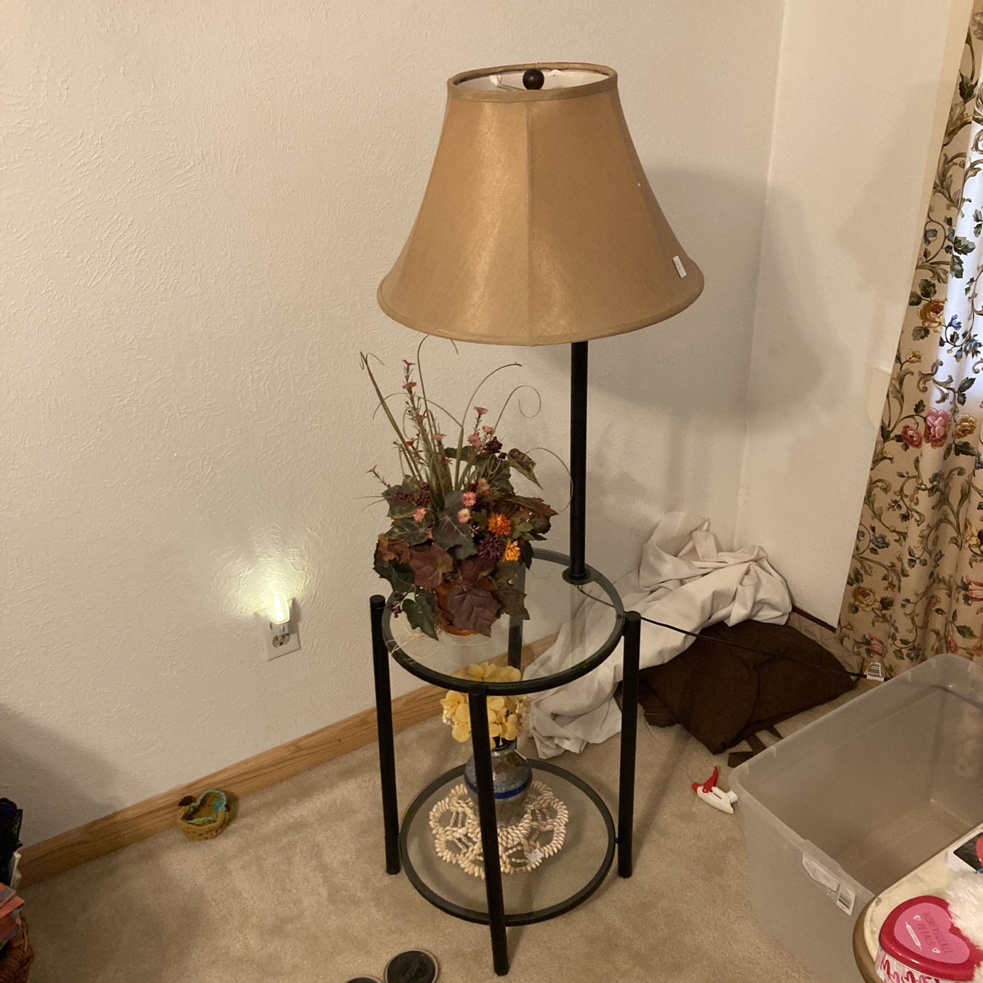 End Table With Lamp