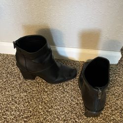 Boots Size 7.5. 