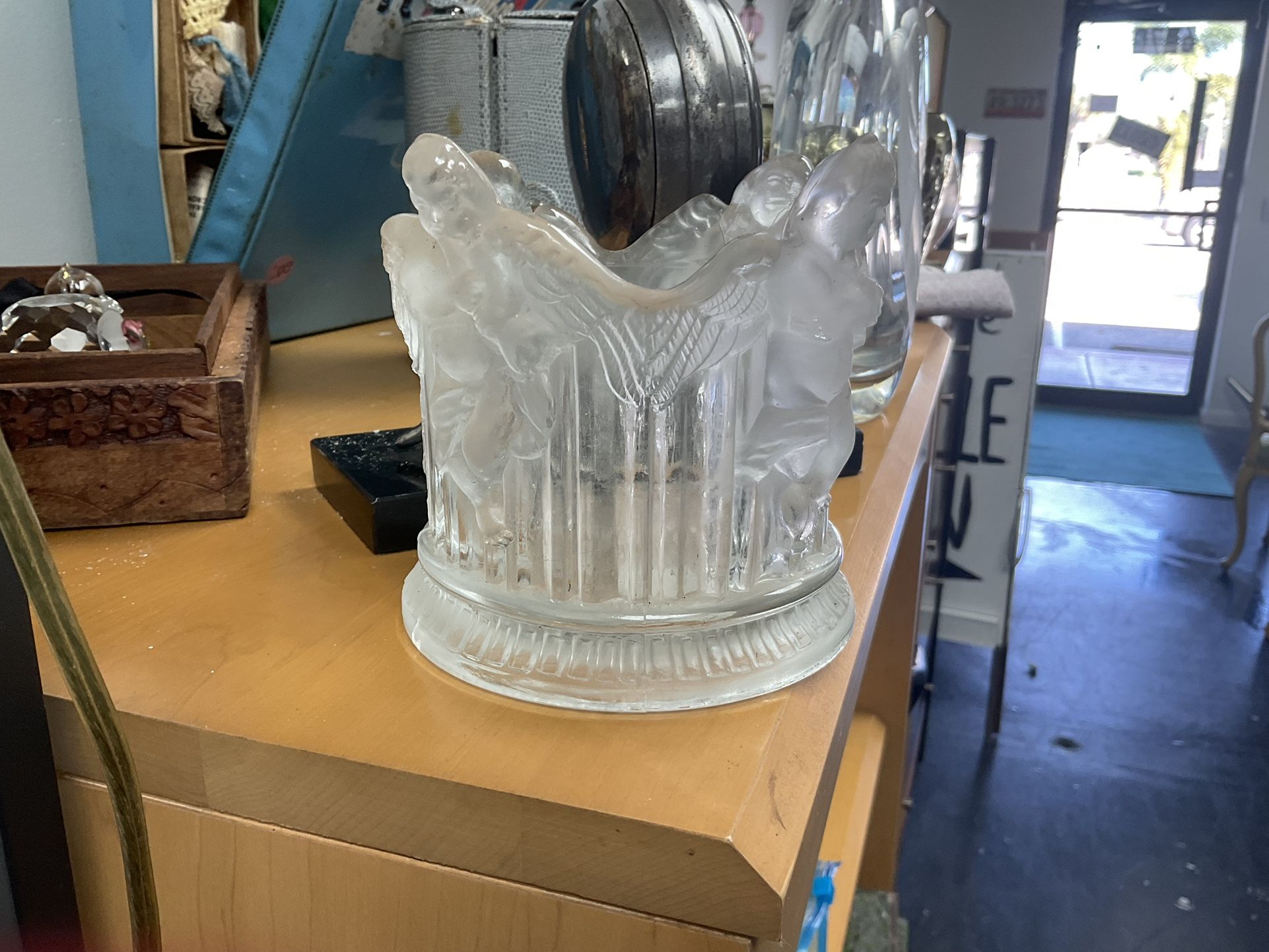 Thrift Store – Unique Vintage, Decor, Collectibles & More!