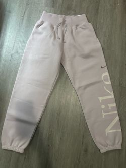 Nike joggers woman’s size small
