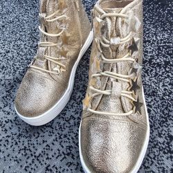 Golden boots by Katy Perry, size 1 Girls 
