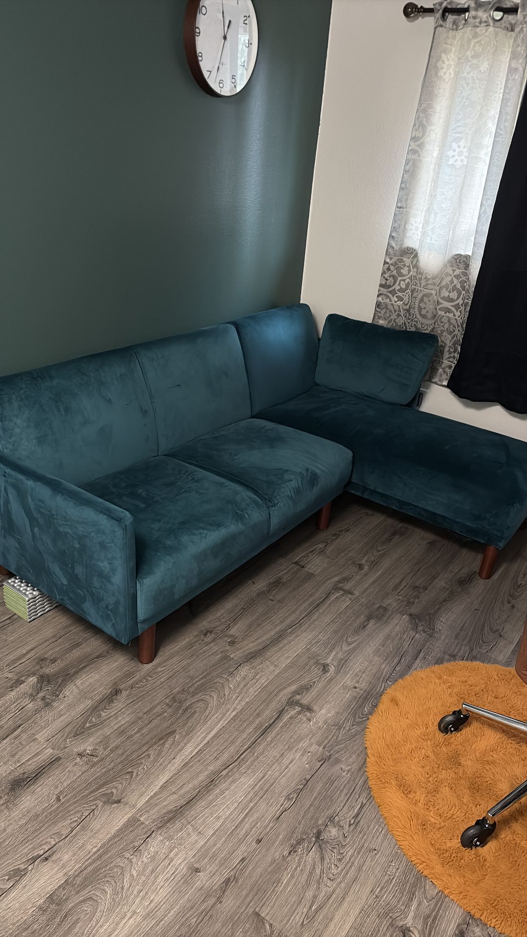 Green couch/futon