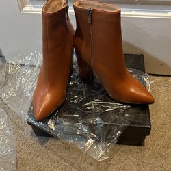 New Brown Short Leather Boots Size 8
