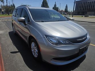 2021 Chrysler Voyager