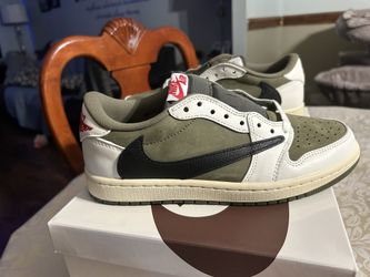 Travis Scott Reverse Olive Size 9 