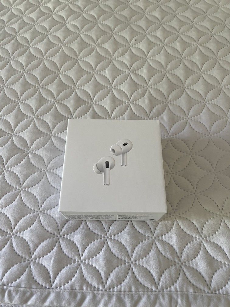 Apple AirPods Pro 2 with Charging Case - White 100% Tested - Excellent