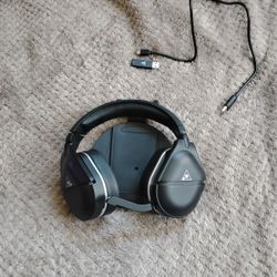  Turtle Beach700 Pro Max Bluetooth Wirless Bout New For 189 Only Had Them For A Month 
