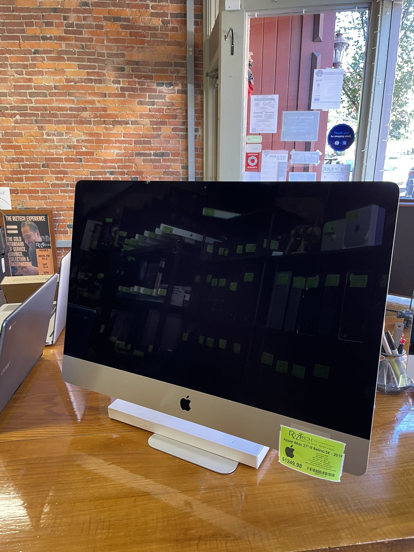 Apple iMac 27" i9 Retina 5K 2019 Intel Core i9-9900K 3.60GHz Eight-Cores 32GB RAM 1TB SSD 8GB GPU