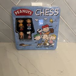 Peanuts Chess Set Unopened 