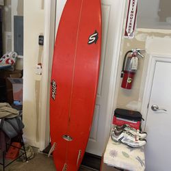 Strive 7’4 Tri Fin Surfboard